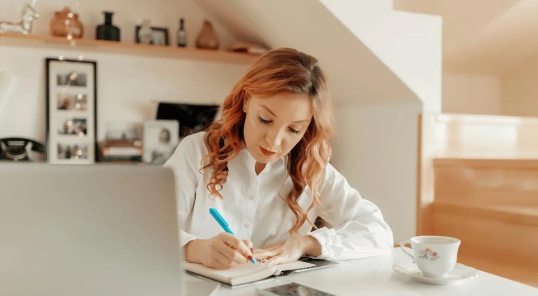 Εκπαιδευτικός χώρος εργασίας με σύγχρονα εργαλεία